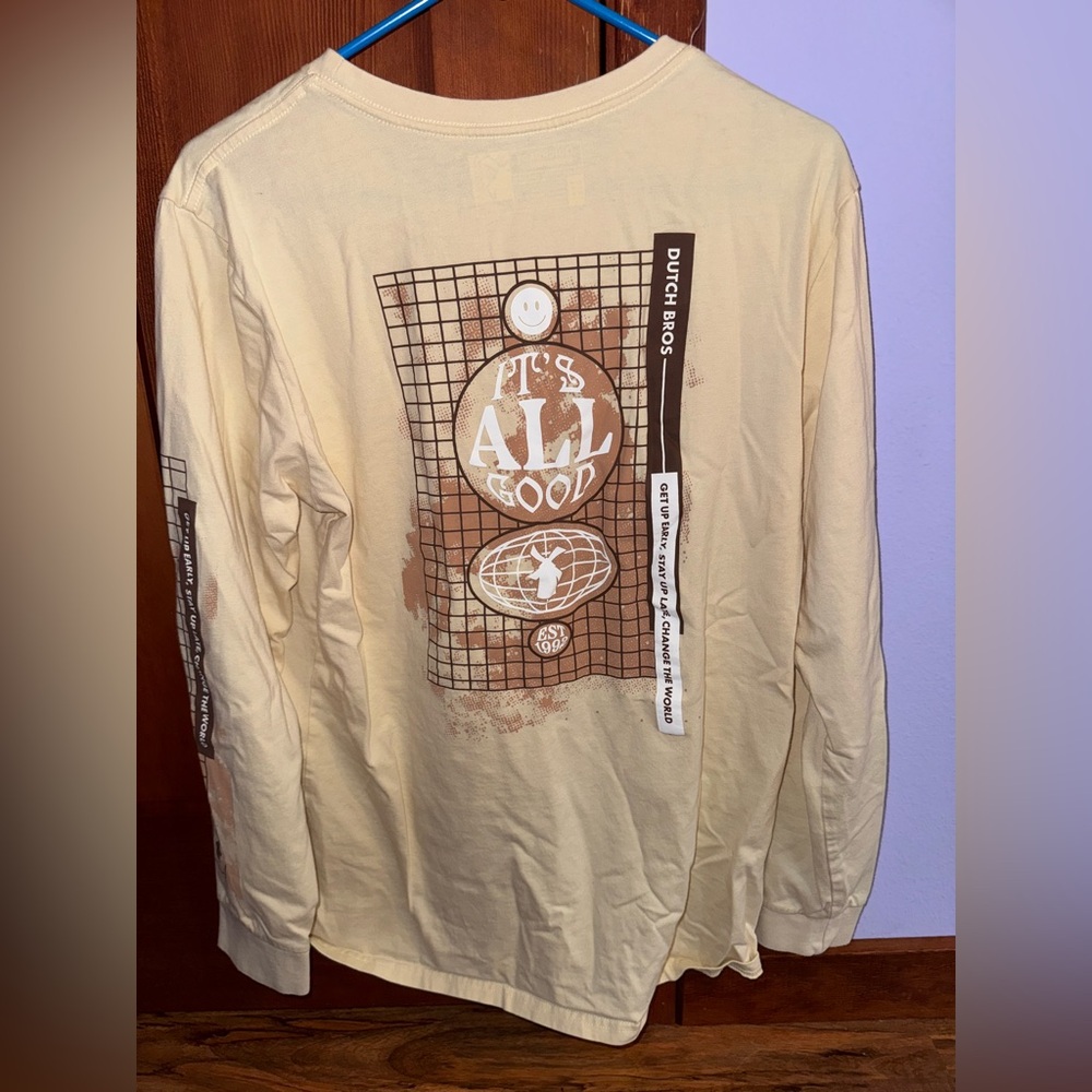 Men’s Large Cream Long Sleeve Dutch Bros Shirt